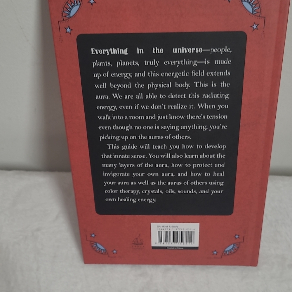 Red 'In Focus: Auras' Guidebook - Picture 2 of 5